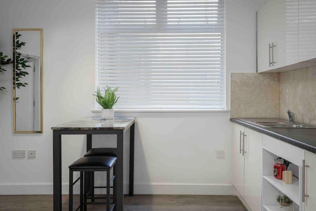 40% Off - Business - Couples - Contractors Apartment แบล็คพูล ภายนอก รูปภาพ