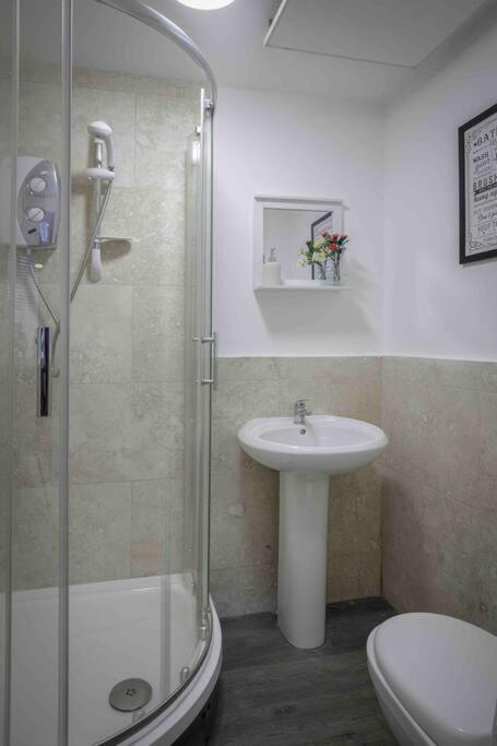 40% Off - Business - Couples - Contractors Apartment แบล็คพูล ภายนอก รูปภาพ